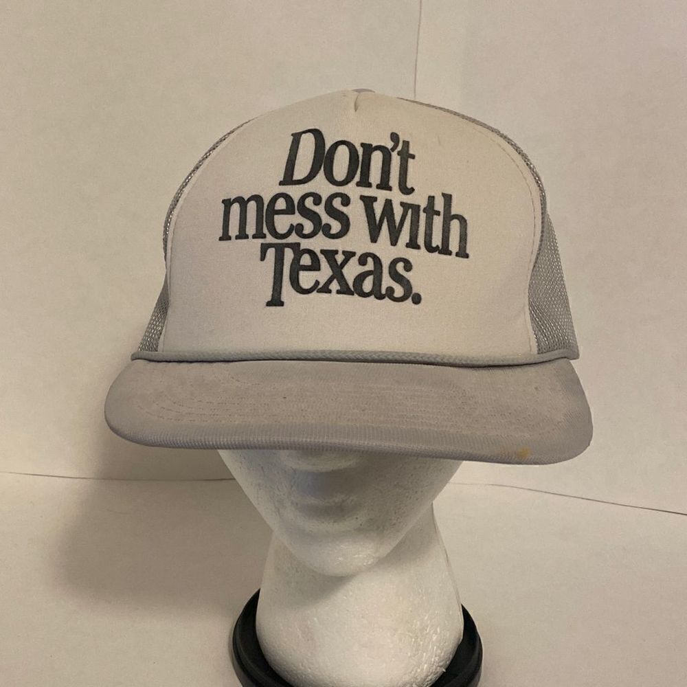 ‎80s Vintage trucker hat Hanes Don’t Mess with Texas